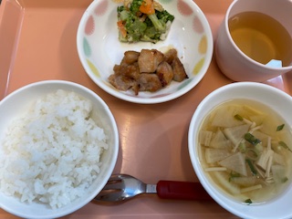 今日の給食2024年10月1日