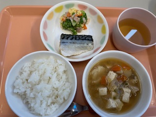 今日の給食2024年10月11日