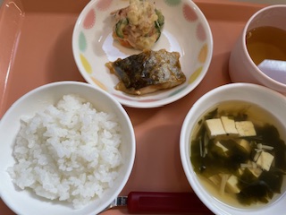 今日の給食2024年11月6日