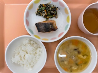 今日の給食2025年8月26日