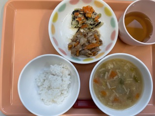 今日の給食10月31日