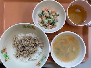 今日の給食2025年11月5日