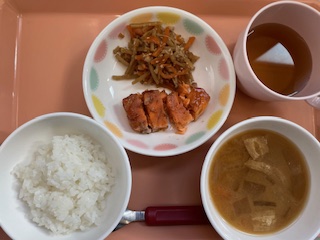 今日の給食2025年12月9日