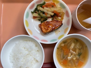 今日の給食2026年3月4日